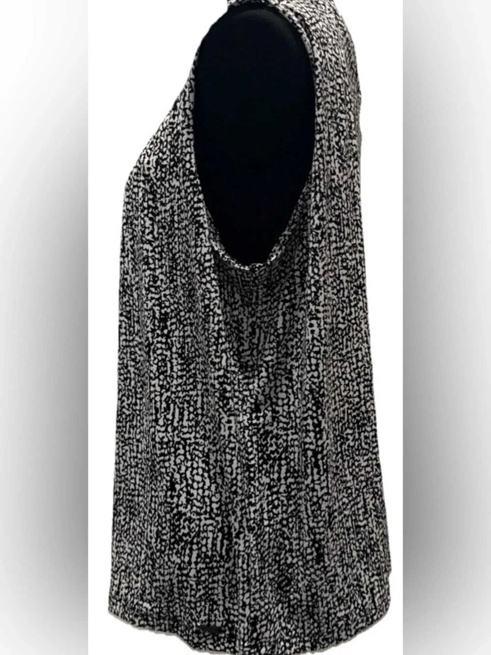 Calvin Klein Women's Sleeveless Black & White Blouse, Size 2X - Picture 11 of 14